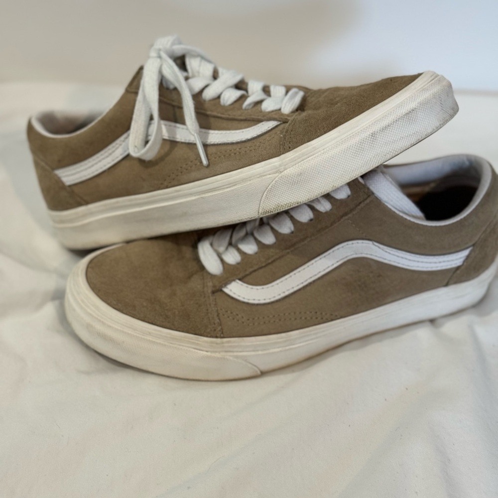 VANS Lace Up Shoes Tan Suede Old Skools Size Mens 6.5 or Women’s 8